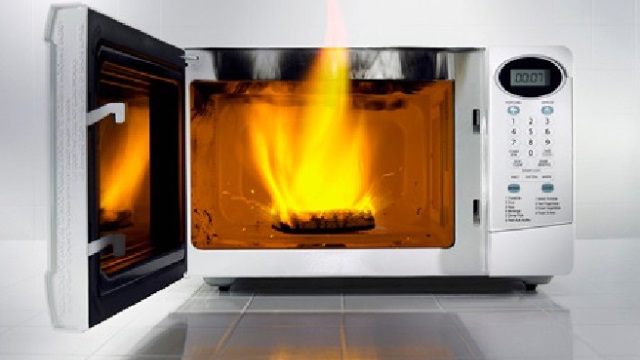 آیا می دانید از چه ظروفی می توان برای پخت با مایکروویو استفاده کرد ؟